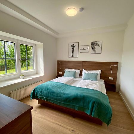 Haus Aussicht - Ferienwohnungen Velden Фельден-ам-Вёртер-Зе Номер фото